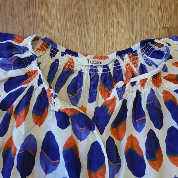 Tucker The Classic Silk Blouse Button Down Leaf Feather Blue Orange Women's M - Picture 3 of 8